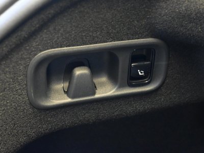 2026 Mercedes-BENZ C-CLASS thumbnail 33
