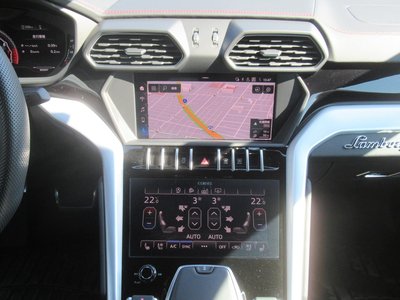2019 Lamborghini URUS 照片 5
