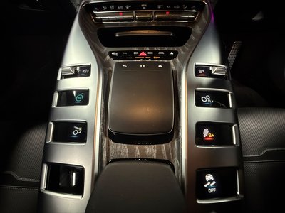 صورة 15 لـ 2024 Mercedes-BENZ GT AMG