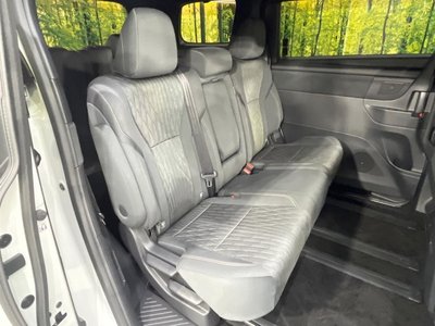 2025 Toyota ALPHARD — фото 9