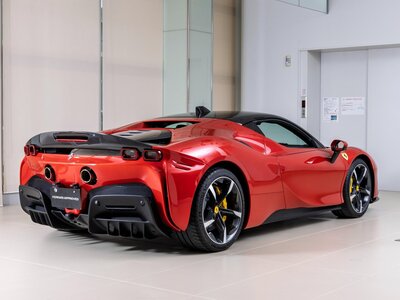 2021 Ferrari SF90 STRADALE — фото 13