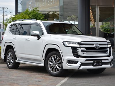 2024 Toyota LAND CRUISER 300 photo 11