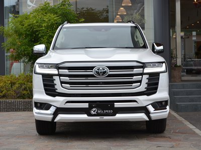 2024 Toyota LAND CRUISER 300 photo 16