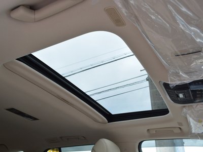 2024 Toyota LAND CRUISER 300 photo 4
