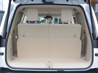 2024 Toyota LAND CRUISER 300 photo 75