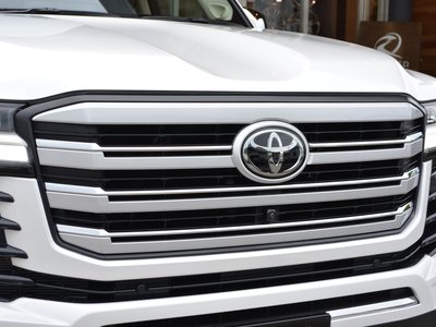 2024 Toyota LAND CRUISER 300 photo 21