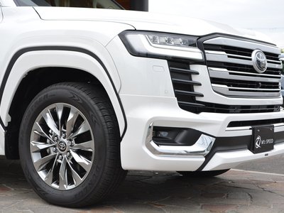 2024 Toyota LAND CRUISER 300 photo 35