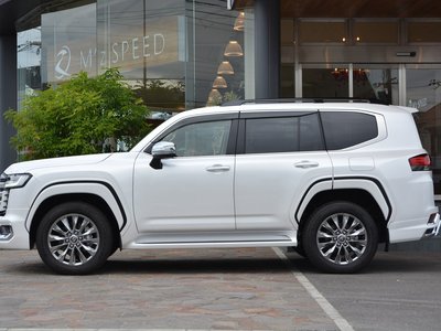 2024 Toyota LAND CRUISER 300 photo 27