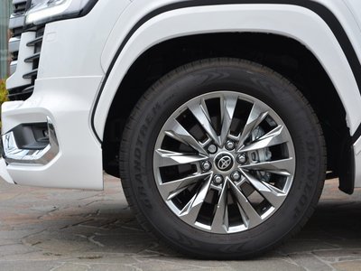 2024 Toyota LAND CRUISER 300 photo 31