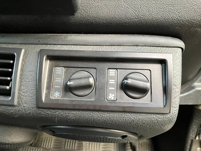 2004 LAND Rover DEFENDER 照片 16