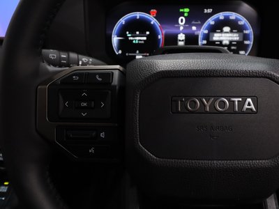 صورة 41 لـ 2025 Toyota LAND CRUISER 250
