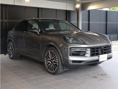 2023 Porsche CAYENNE photo 3
