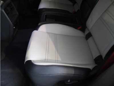2023 Porsche CAYENNE photo 16