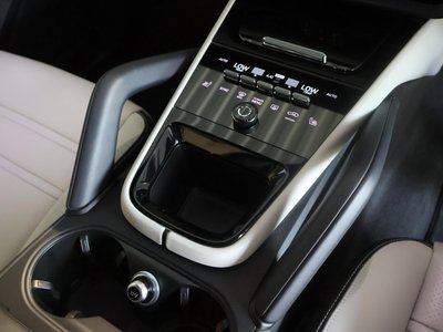 2023 Porsche CAYENNE thumbnail 36