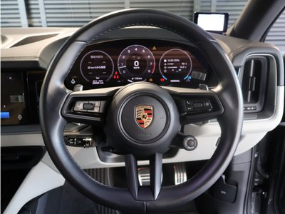 2023 Porsche CAYENNE photo 11