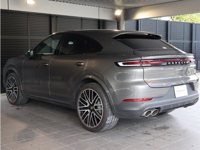 2023 Porsche CAYENNE photo 7