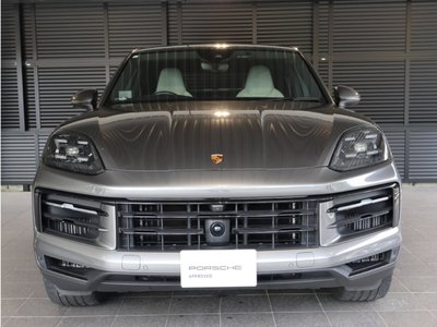 2023 Porsche CAYENNE photo 2