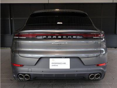 2023 Porsche CAYENNE photo 6