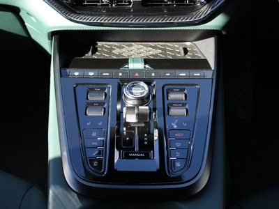 2025 Aston Martin DBX 缩略图 27