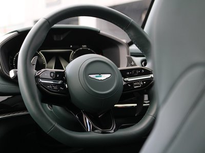 2025 Aston Martin DBX 缩略图 12