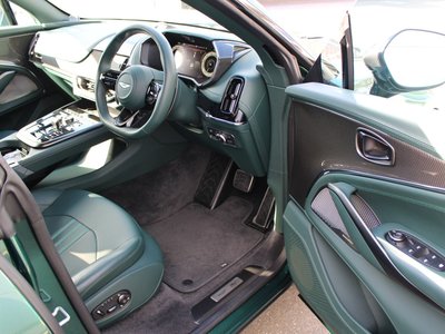 2025 Aston Martin DBX 缩略图 3