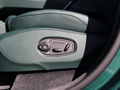 2025 Aston Martin DBX 缩略图 19