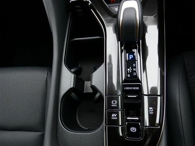2025 Toyota CROWN SPORT 照片 8