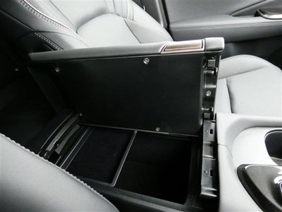 2025 Toyota CROWN SPORT 照片 30