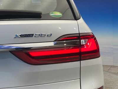 2021 BMW X7 thumbnail 35