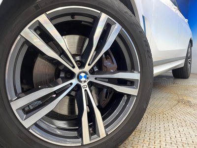 2021 BMW X7 thumbnail 17