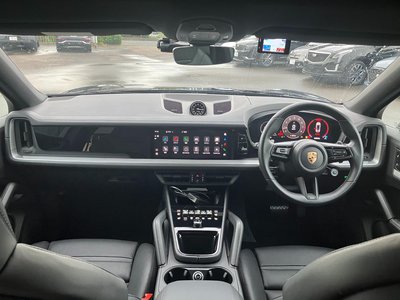 2024 Porsche CAYENNE thumbnail 28