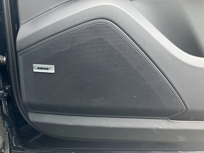 2024 Porsche CAYENNE photo 13