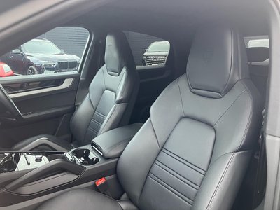 2024 Porsche CAYENNE thumbnail 19