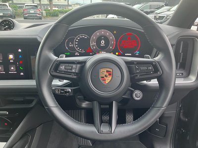2024 Porsche CAYENNE thumbnail 29