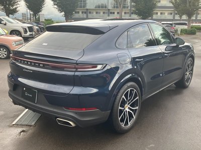 2024 Porsche CAYENNE photo 4