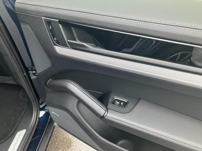 2024 Porsche CAYENNE thumbnail 21