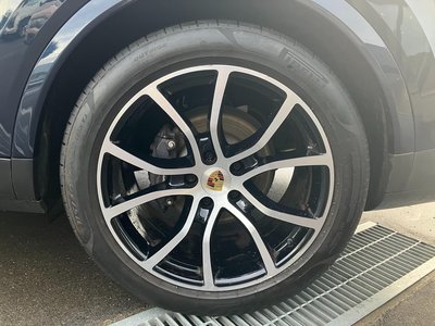 2024 Porsche CAYENNE thumbnail 71