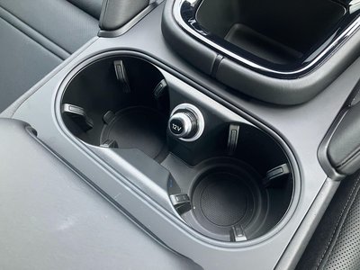 2024 Porsche CAYENNE thumbnail 56