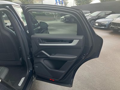 2024 Porsche CAYENNE thumbnail 20
