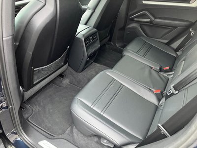 2024 Porsche CAYENNE thumbnail 25