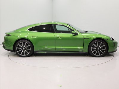 صورة 6 لـ 2021 Porsche TAYCAN