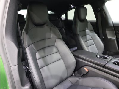 صورة 9 لـ 2021 Porsche TAYCAN