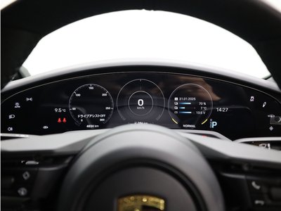 صورة 14 لـ 2021 Porsche TAYCAN