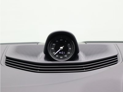 صورة 16 لـ 2021 Porsche TAYCAN