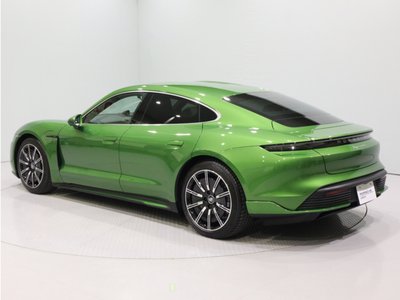 صورة 3 لـ 2021 Porsche TAYCAN