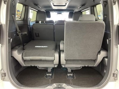 2026 Toyota ALPHARD 照片 32
