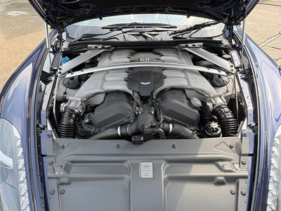 صورة 24 لـ 2010 Aston Martin RAPIDE
