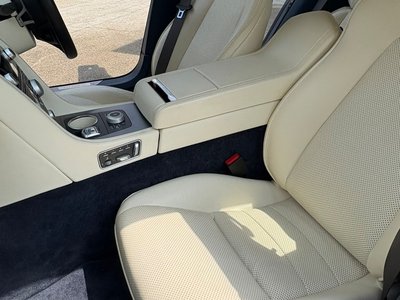 صورة 19 لـ 2010 Aston Martin RAPIDE