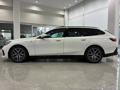 2025 BMW I5 TOURING photo 4