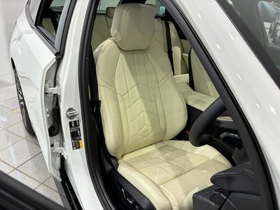 2025 BMW I5 TOURING photo 9